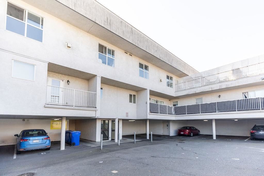 Listing Image 20