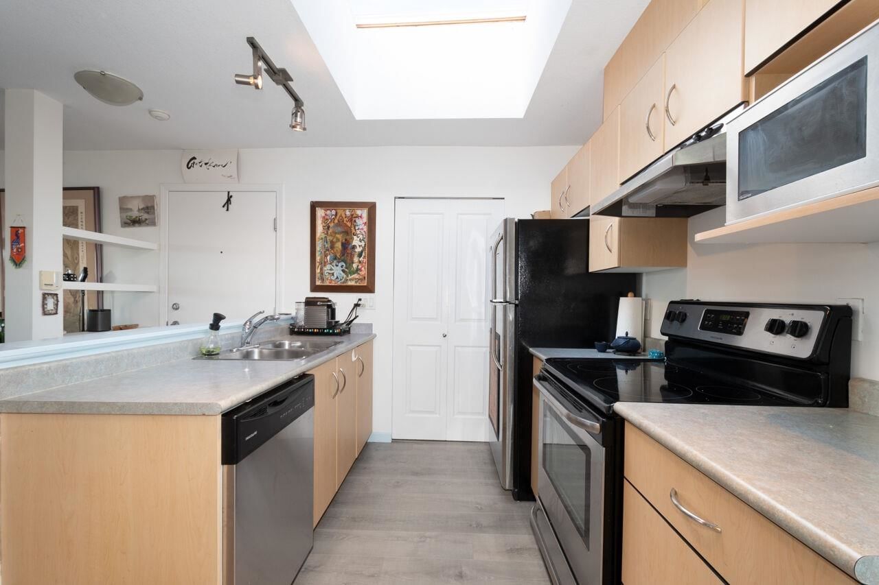 Listing Image 16