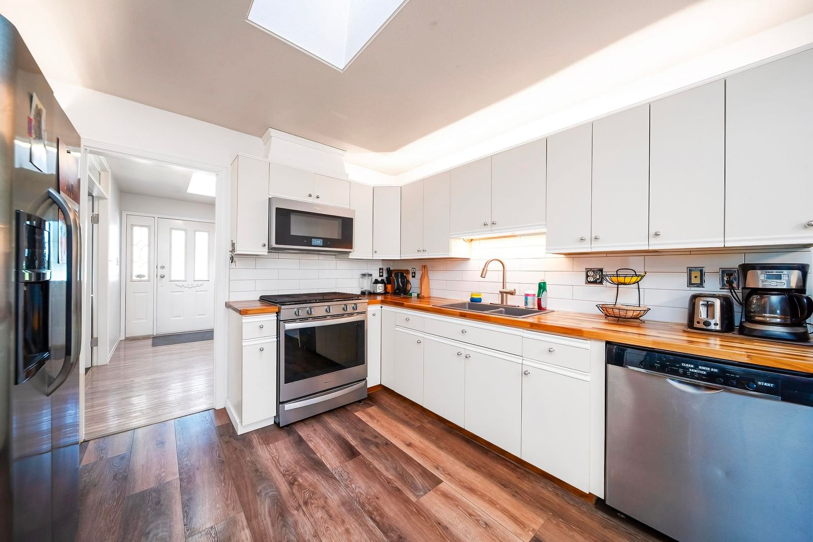 Listing Image 10