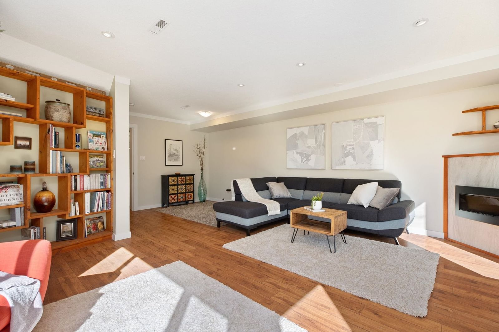 Listing Image 5
