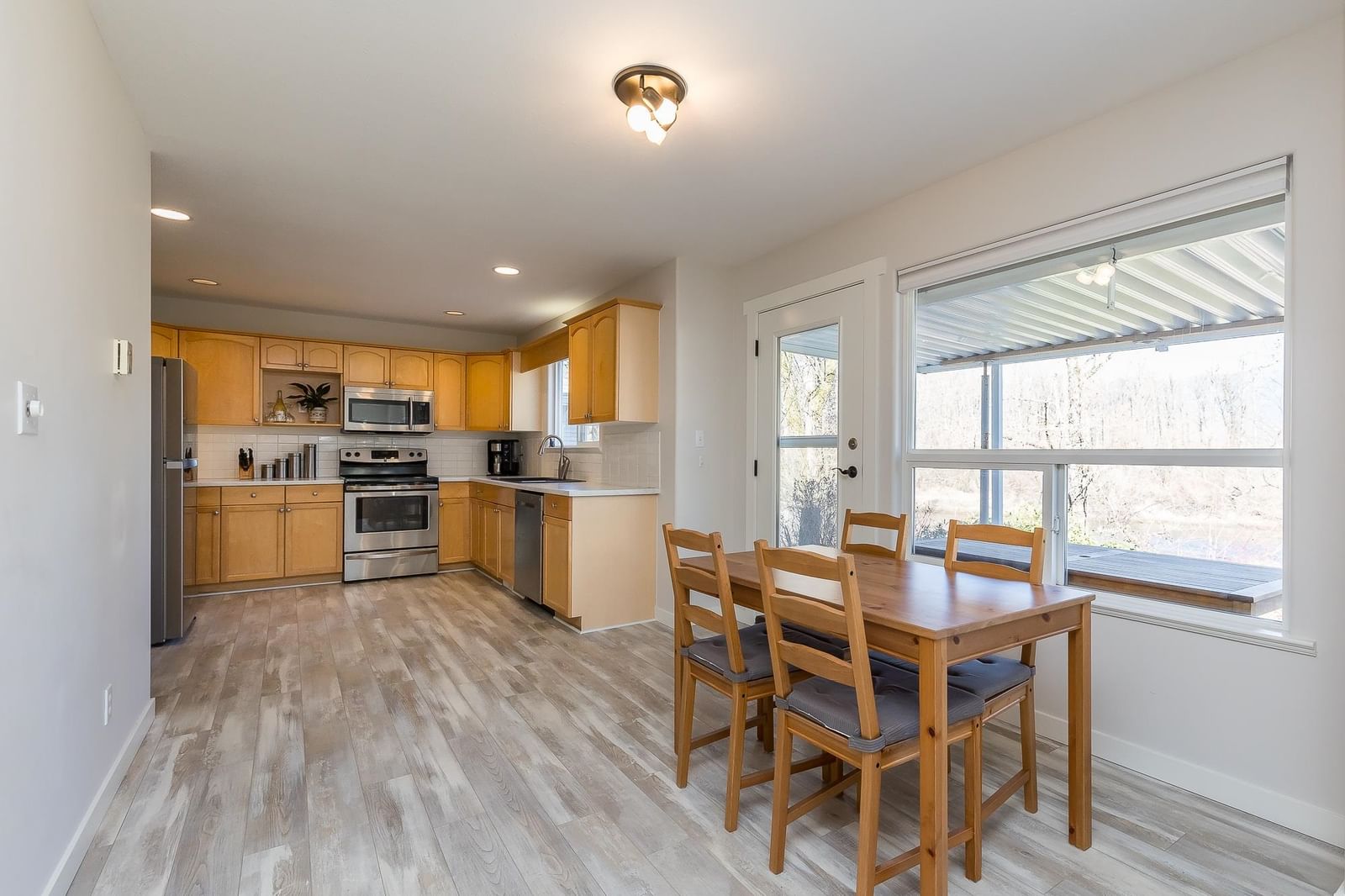 Listing Image 10