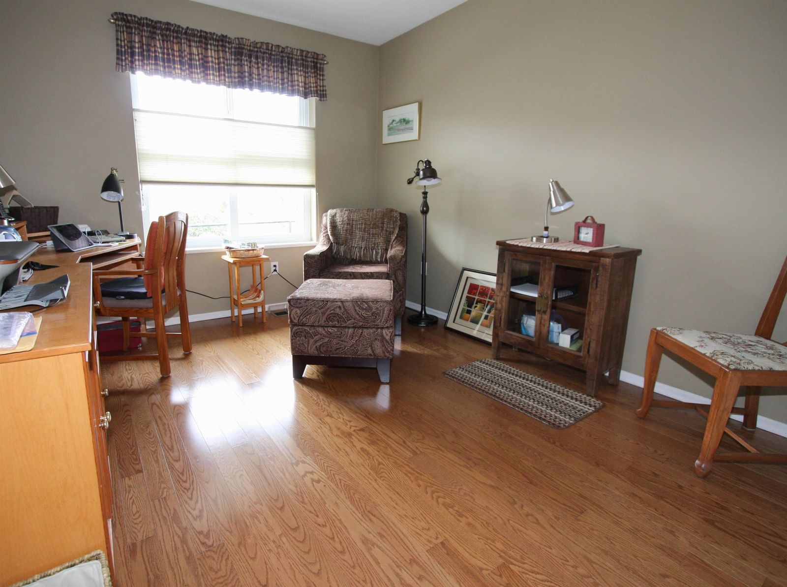 Listing Image 11