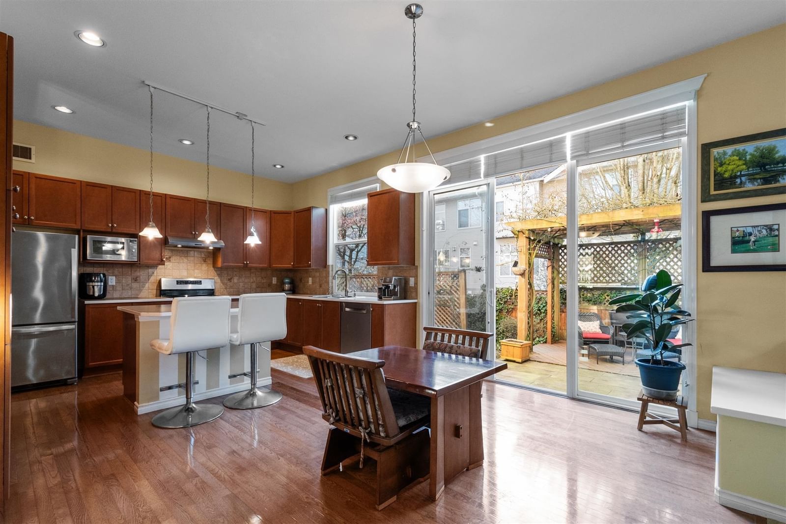 Listing Image 12