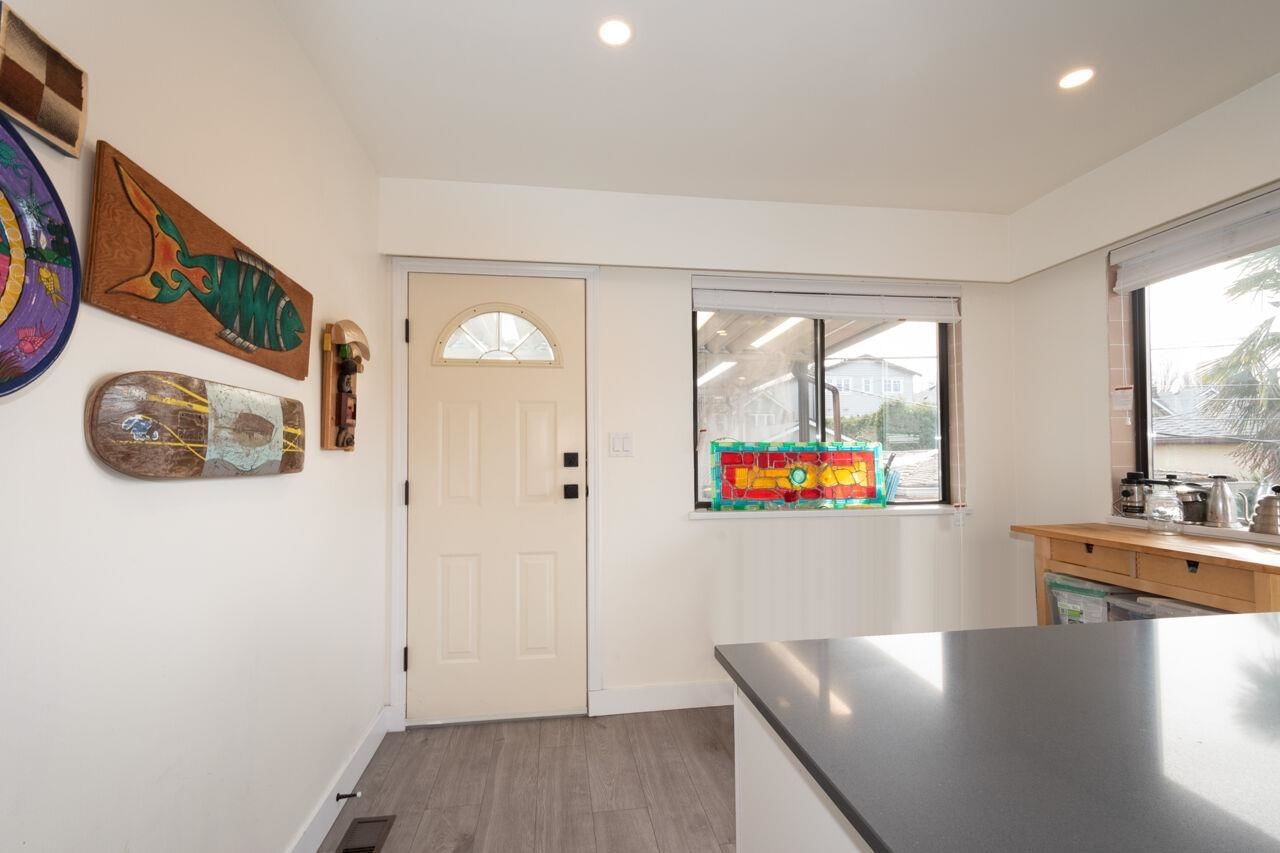 Listing Image 16