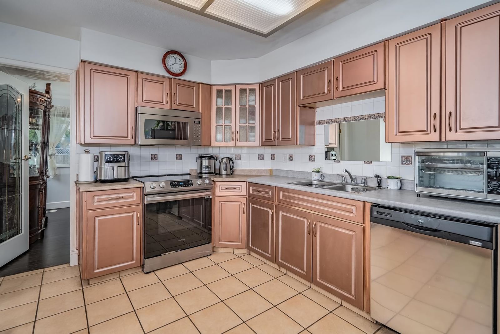 Listing Image 10