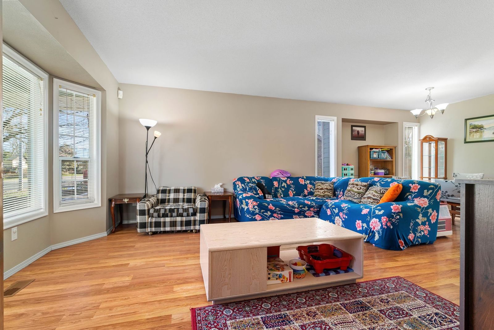 Listing Image 5