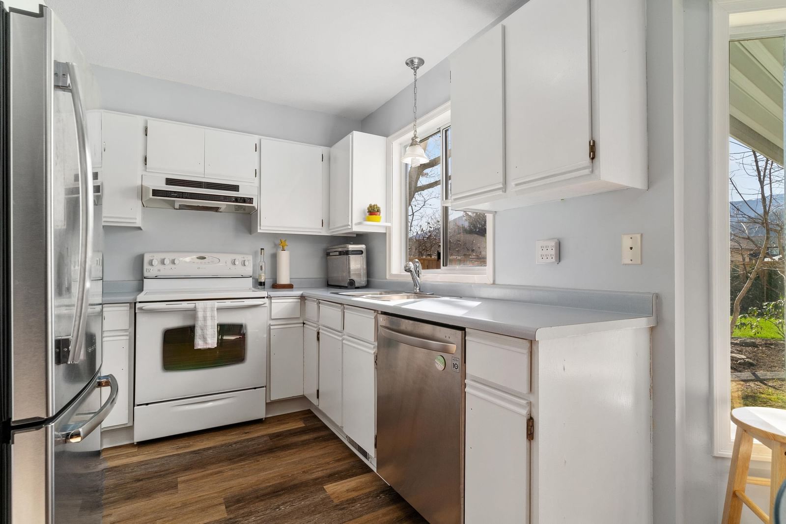 Listing Image 9