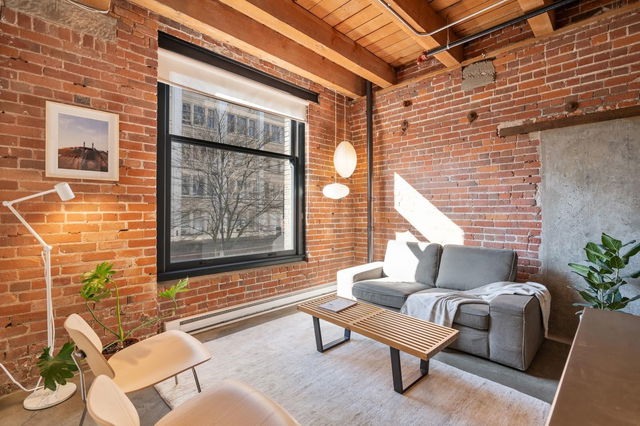 218 - 55 Cordova Street E