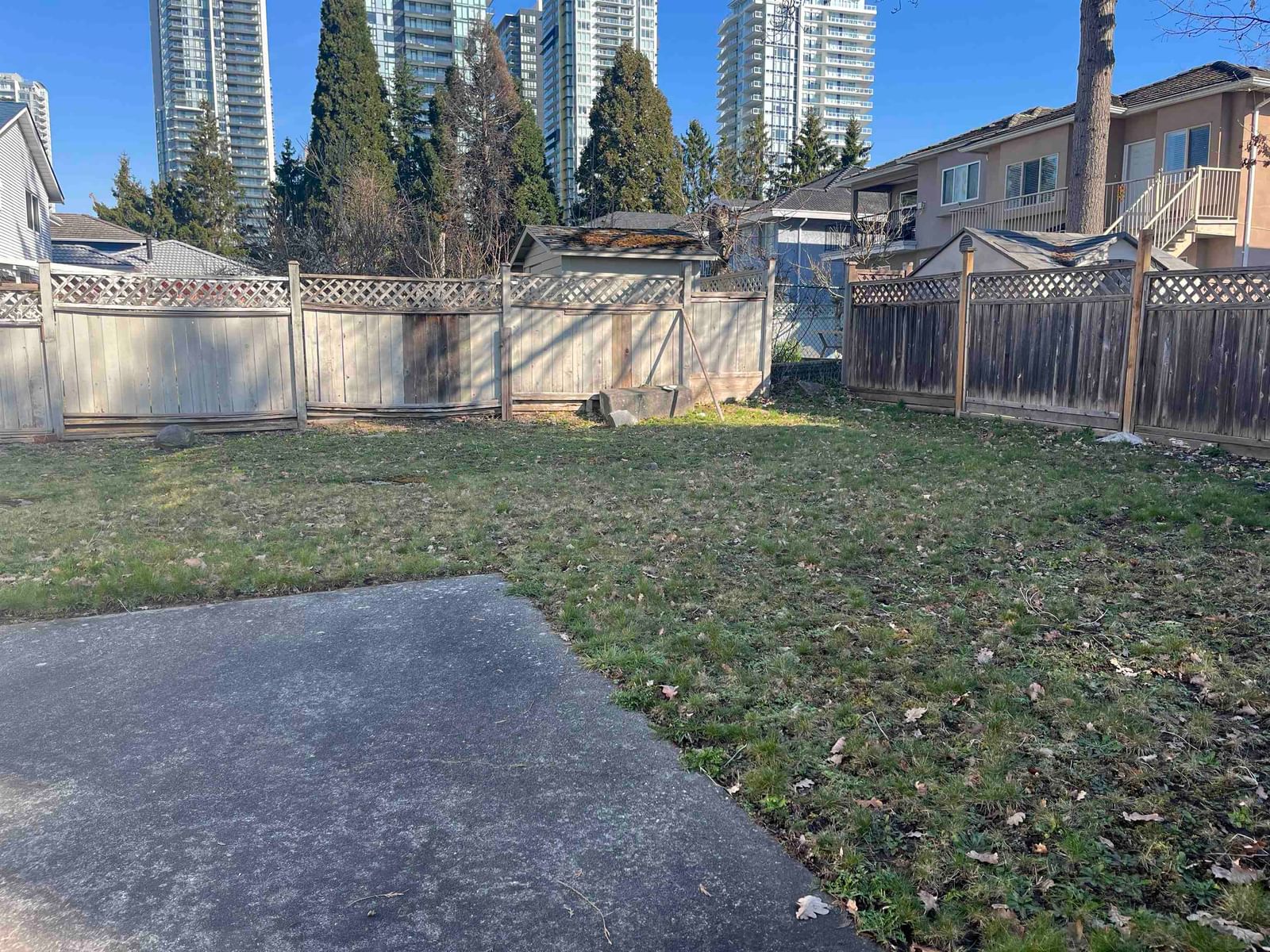 Listing Image 4