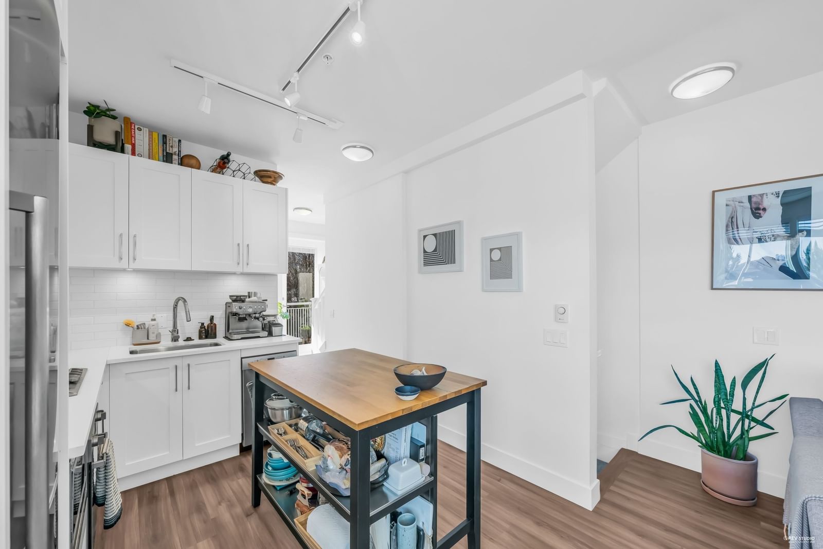 Listing Image 15