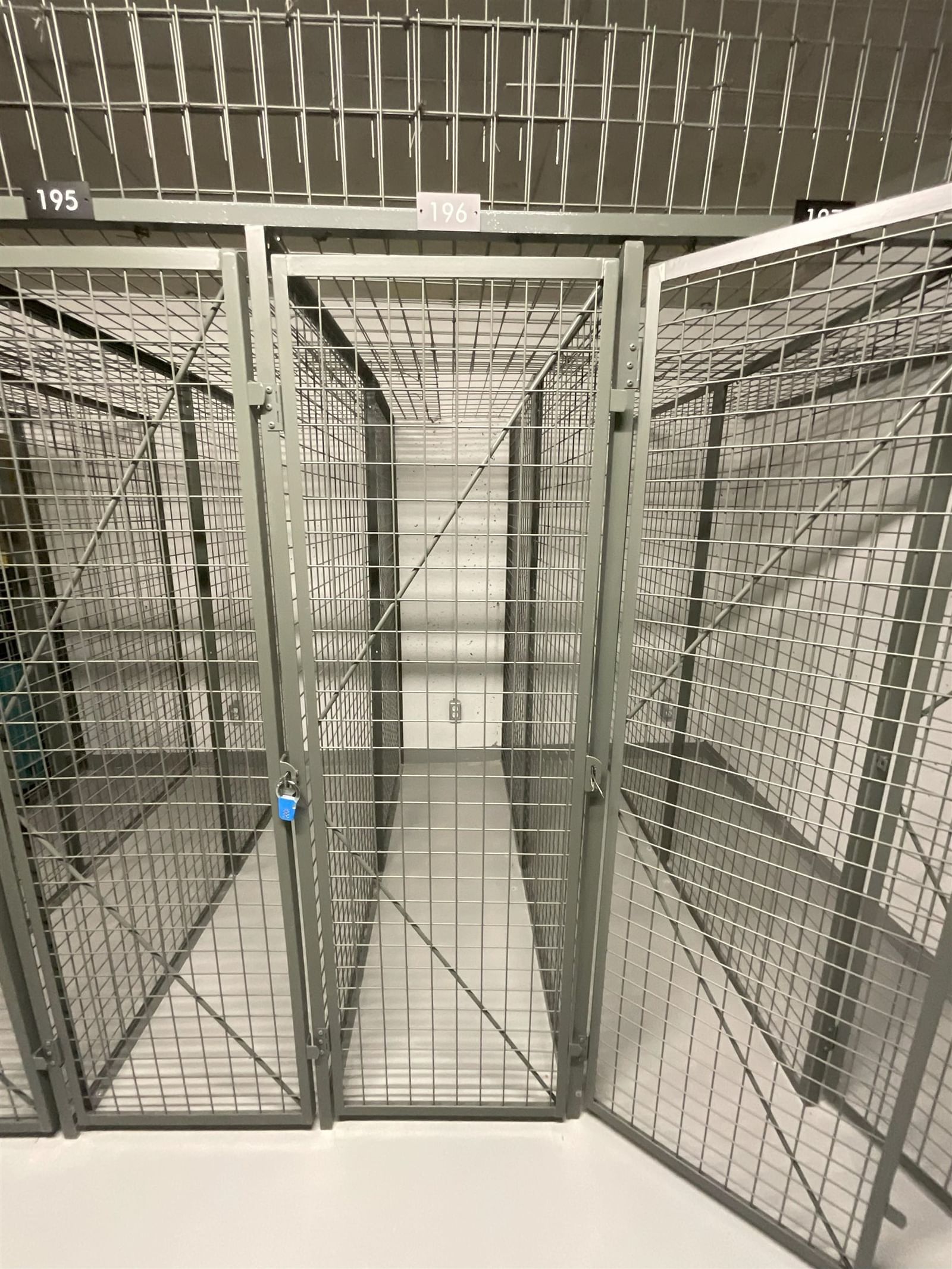 Listing Image 12