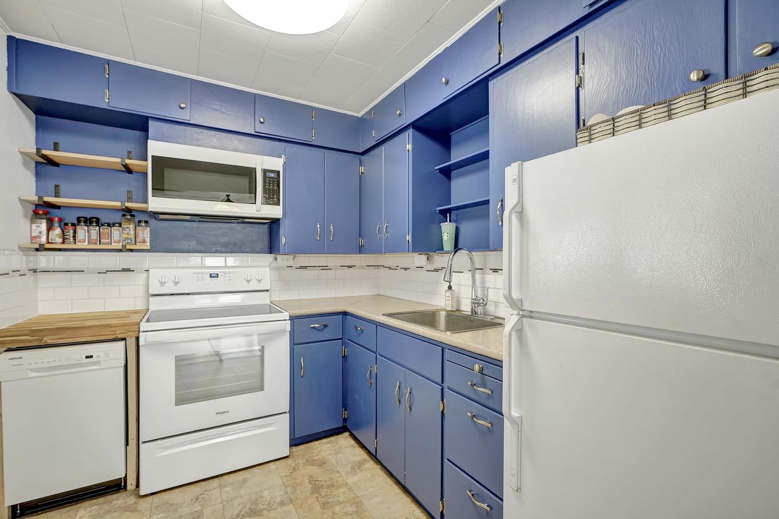 Listing Image 11