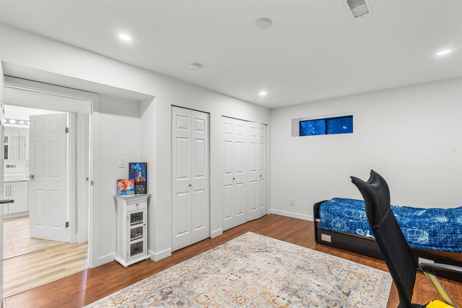 Listing Image 32