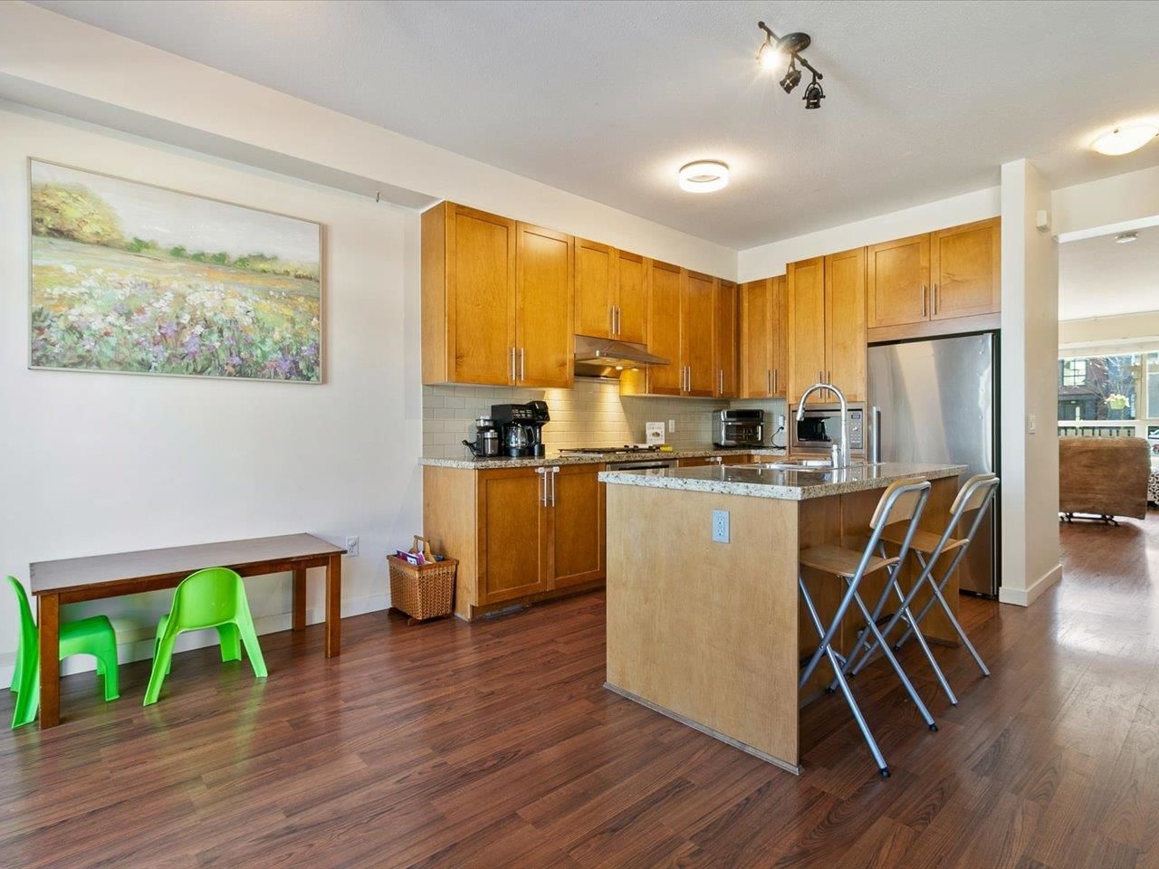 Listing Image 11
