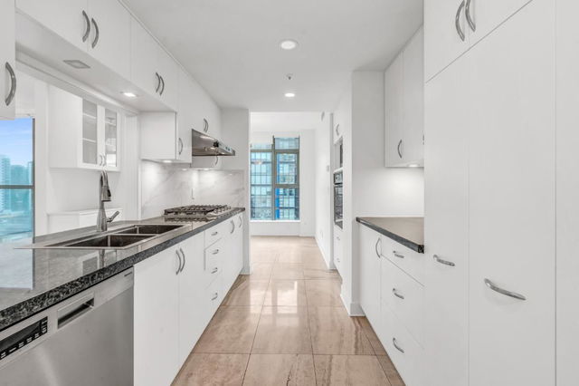 1603 - 1710 Bayshore Drive
