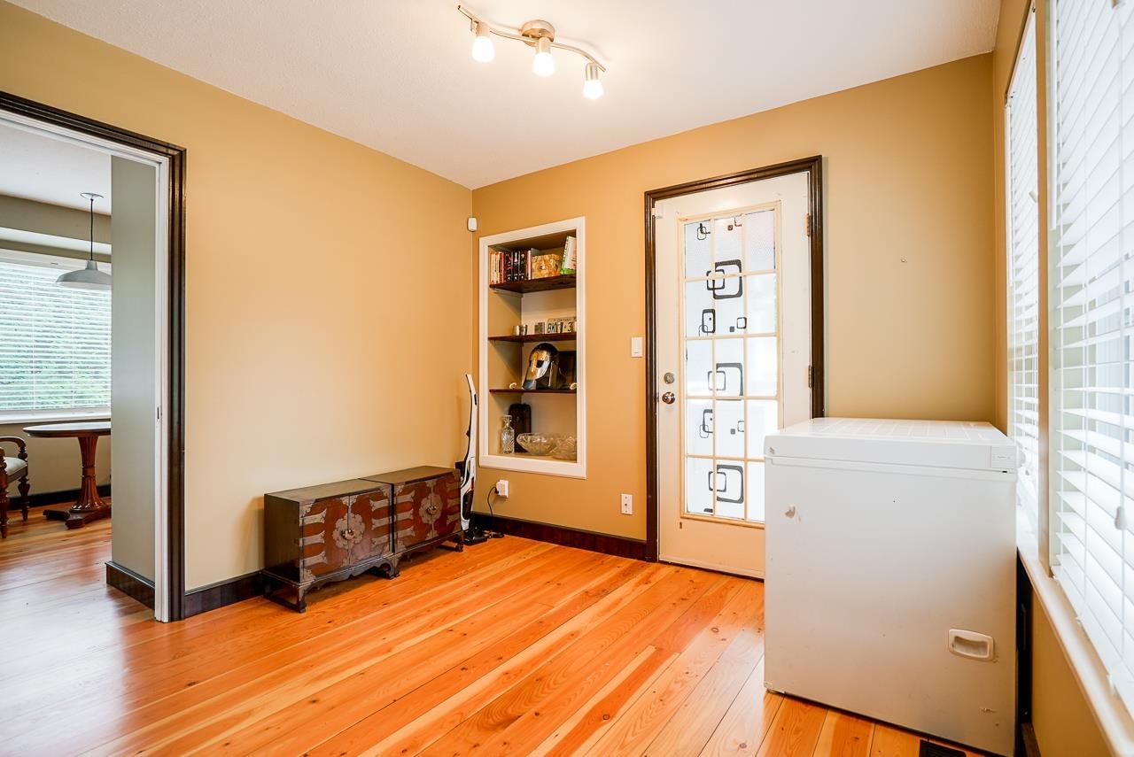 Listing Image 13