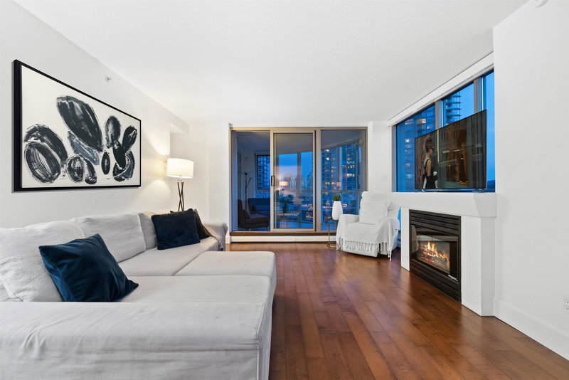 904 - 183 Keefer Place, Vancouver, V6B 6B9 | Image 2
