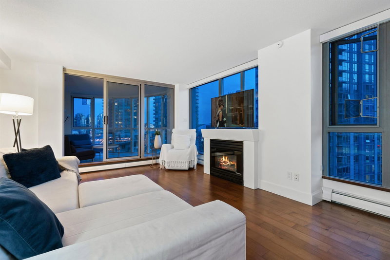 904 - 183 Keefer Place, Vancouver, V6B 6B9 | Image 3
