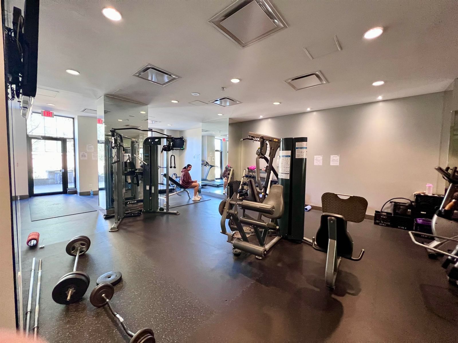 Listing Image 10
