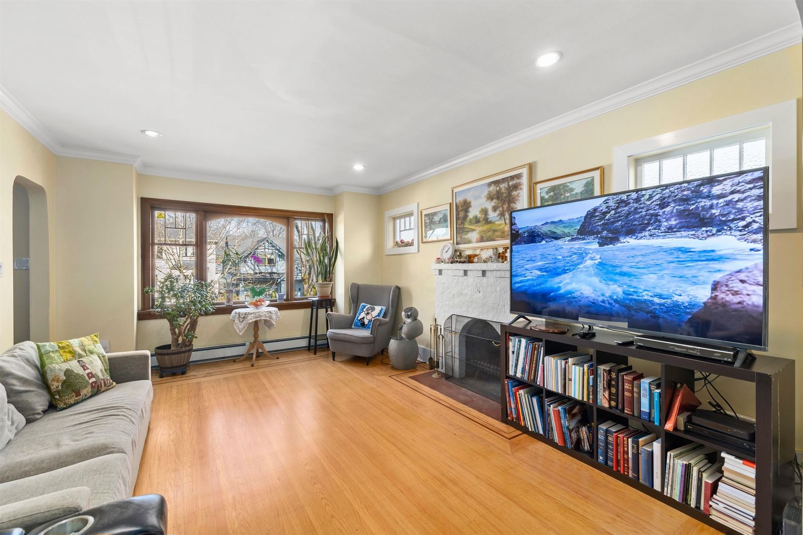 Listing Image 3