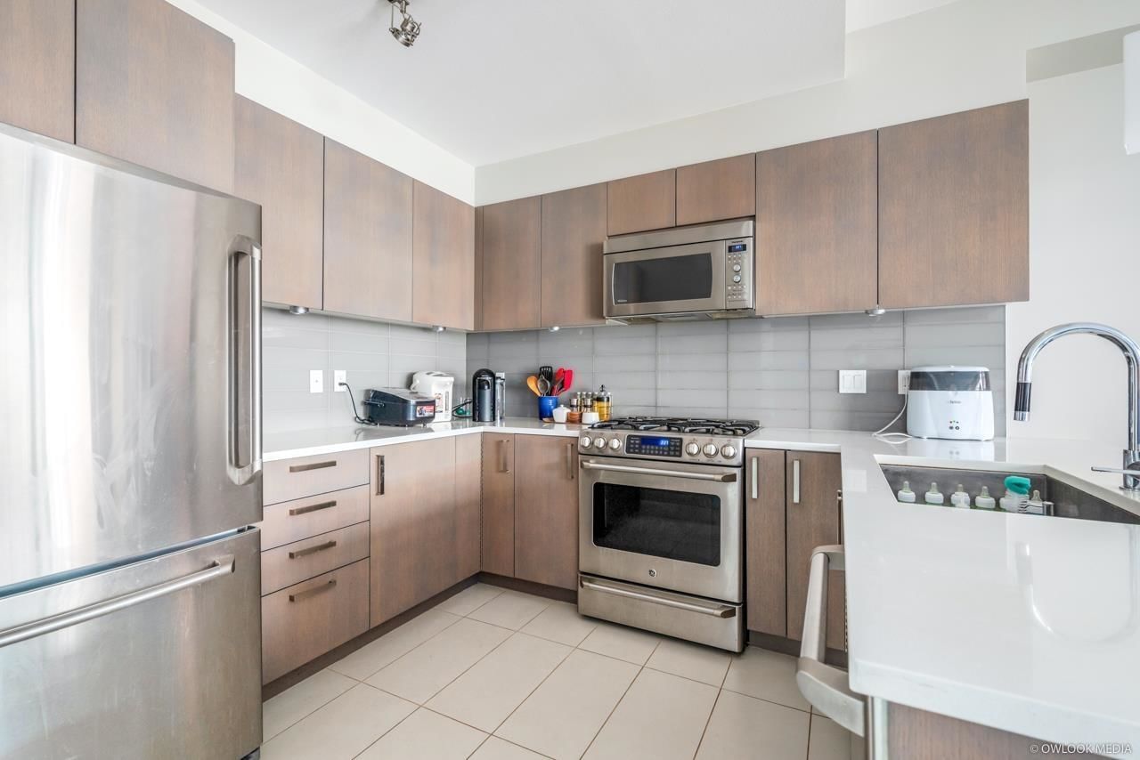 Listing Image 4