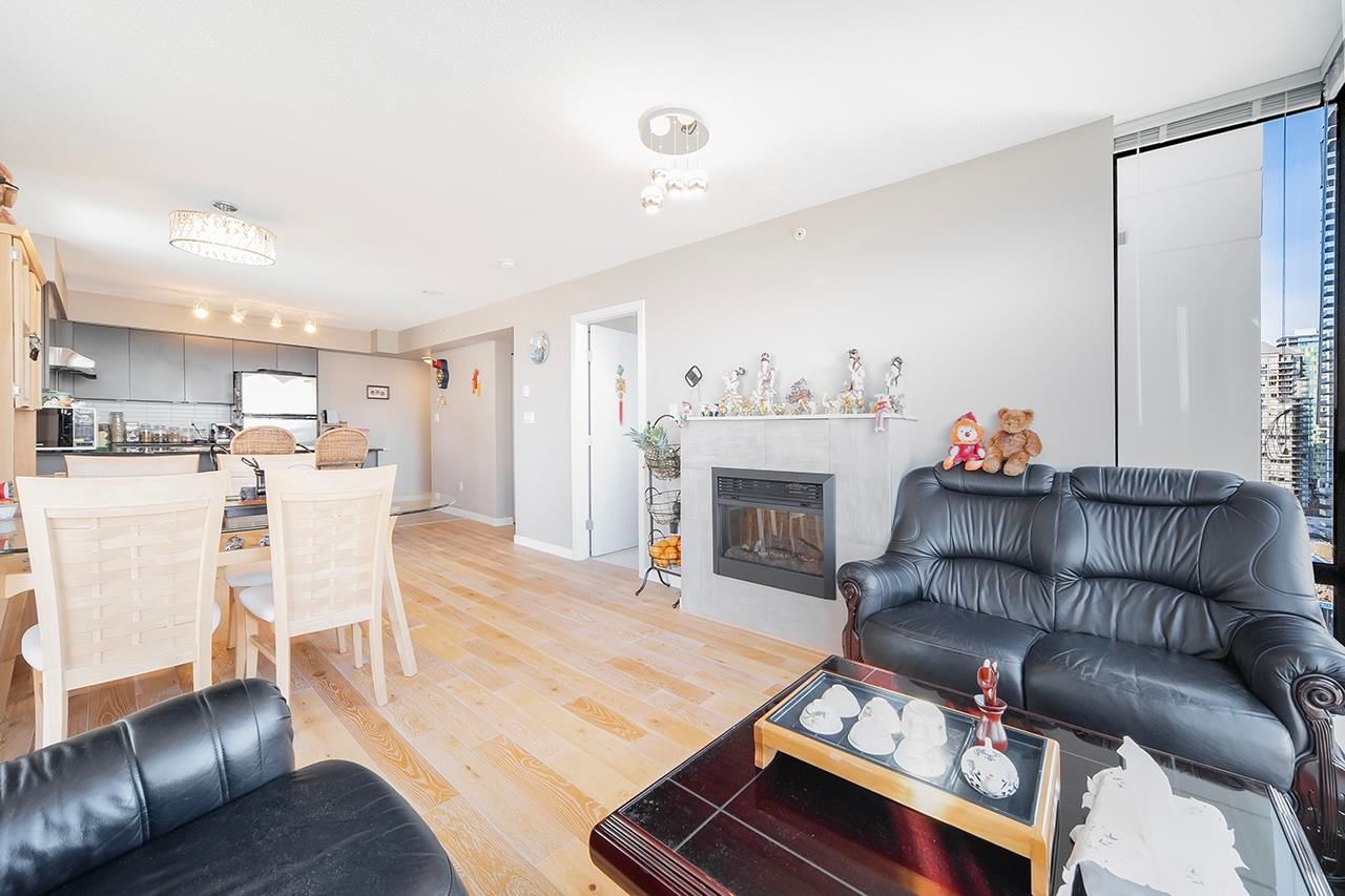 Listing Image 12