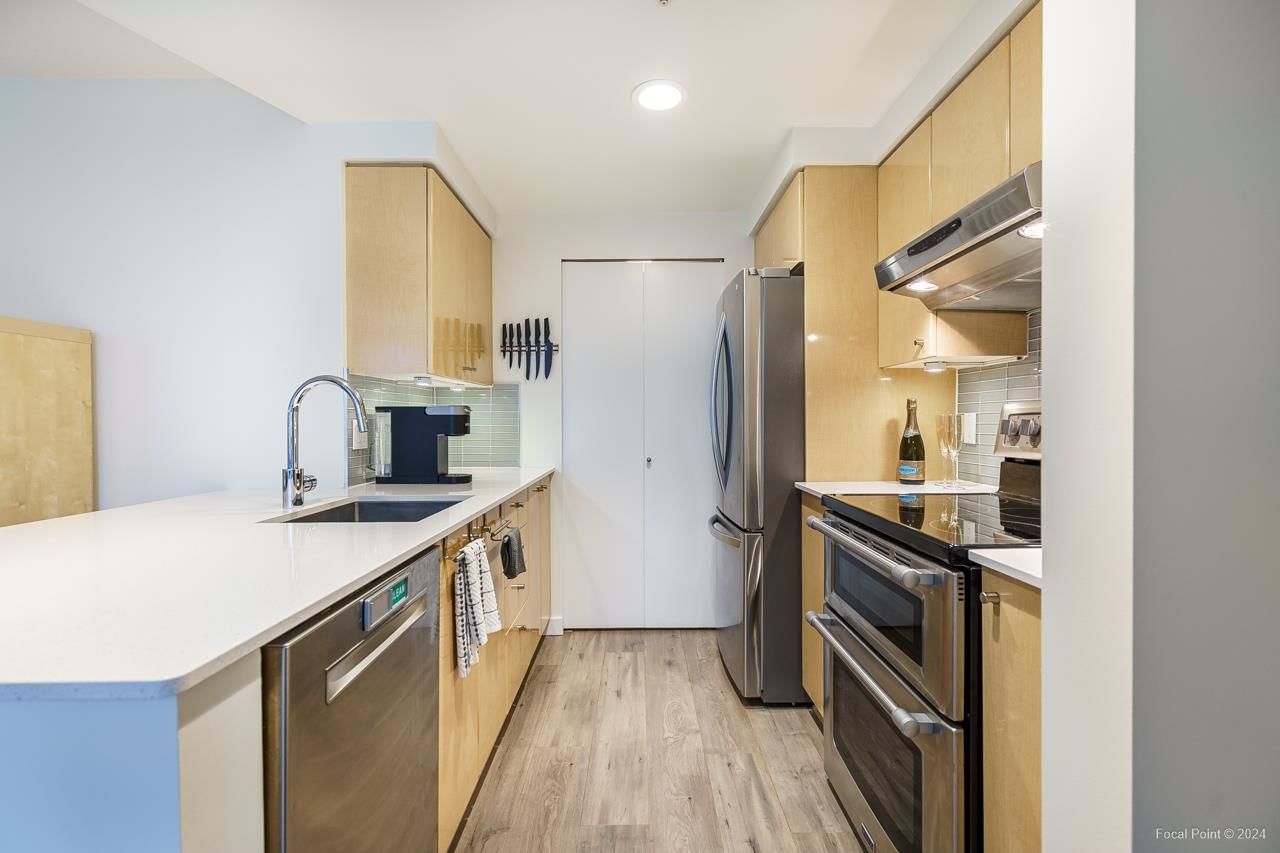 Listing Image 14
