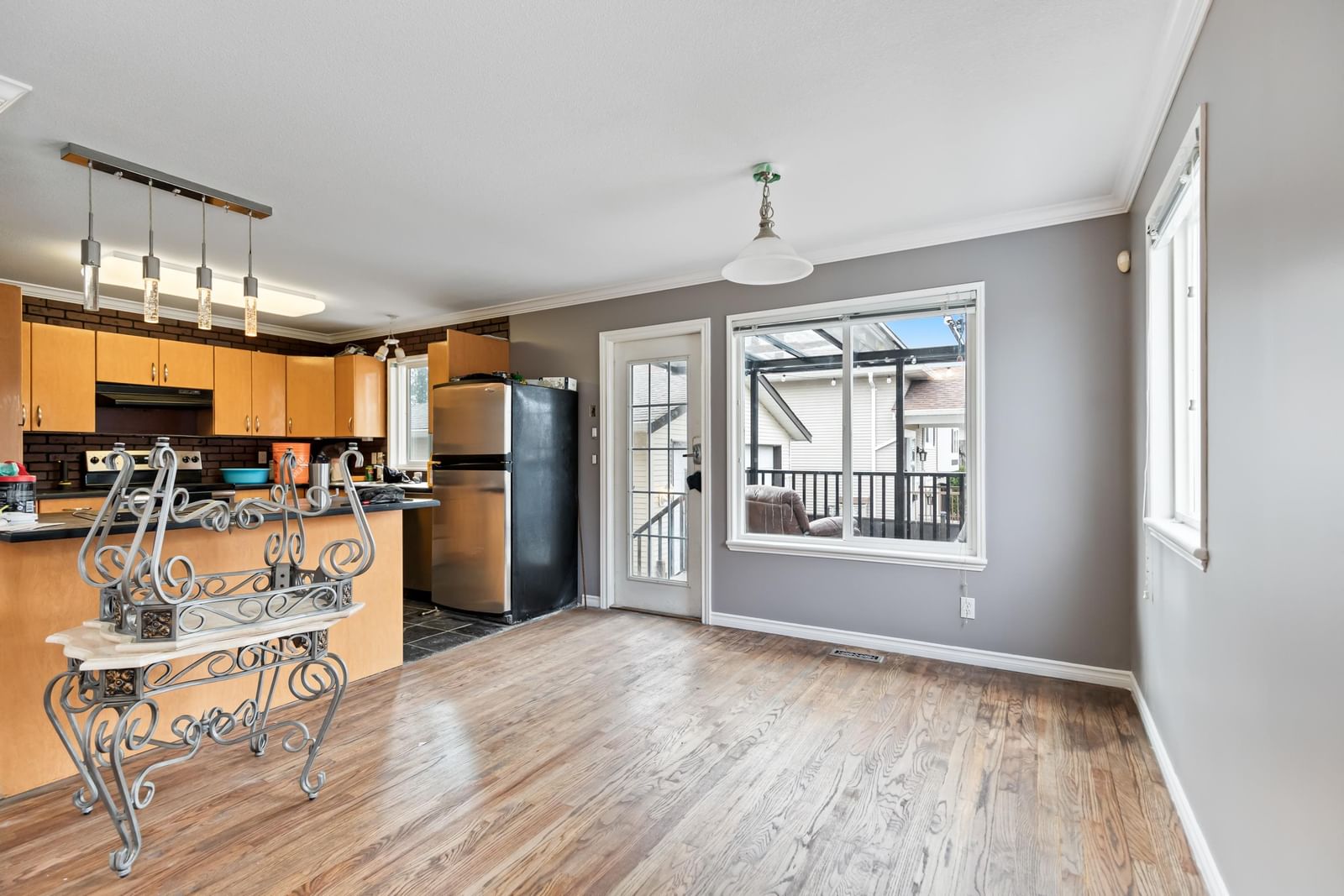 Listing Image 11