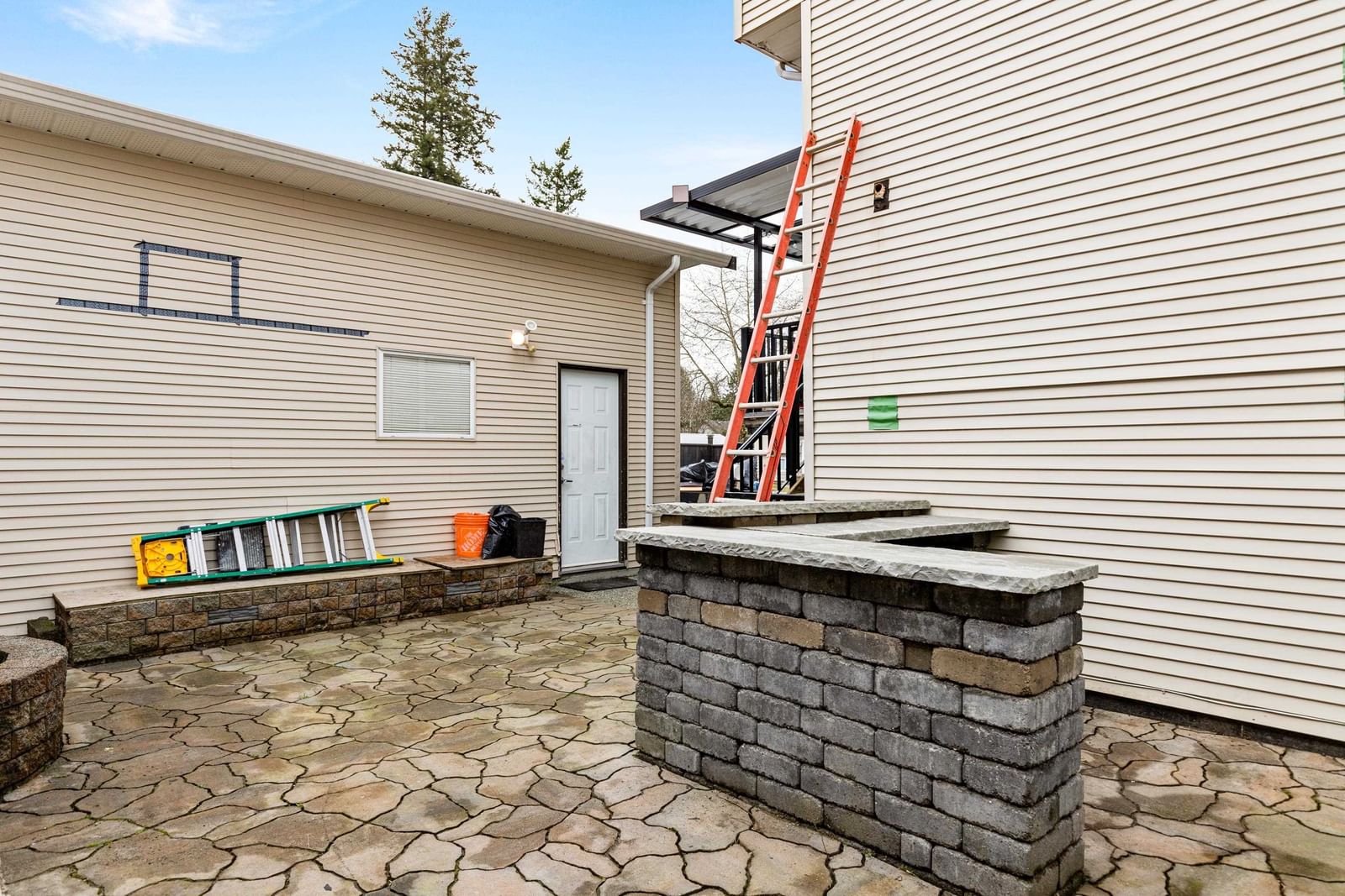 Listing Image 23