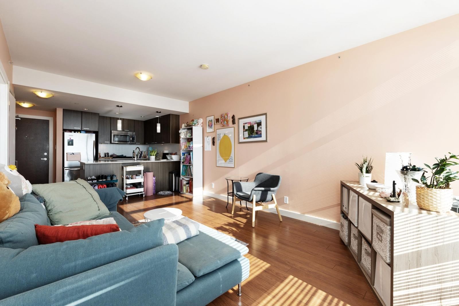 Listing Image 5