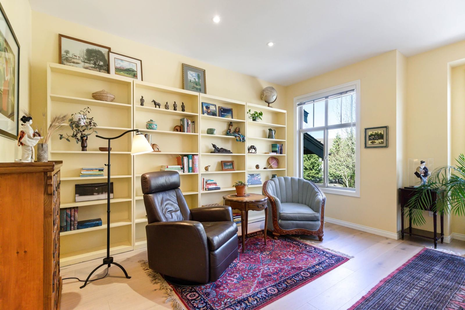 Listing Image 10