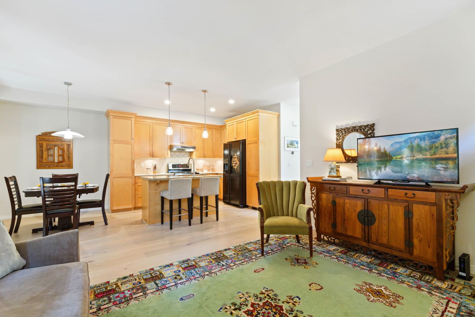 Listing Image 19
