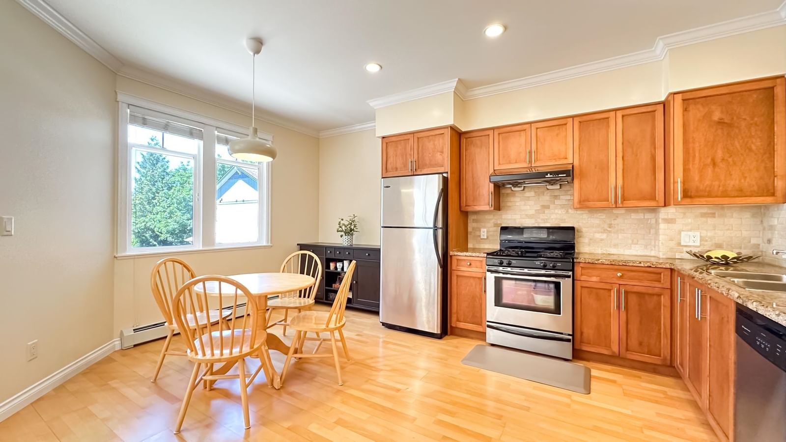 Listing Image 19