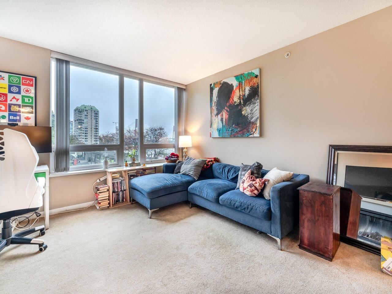 Listing Image 6