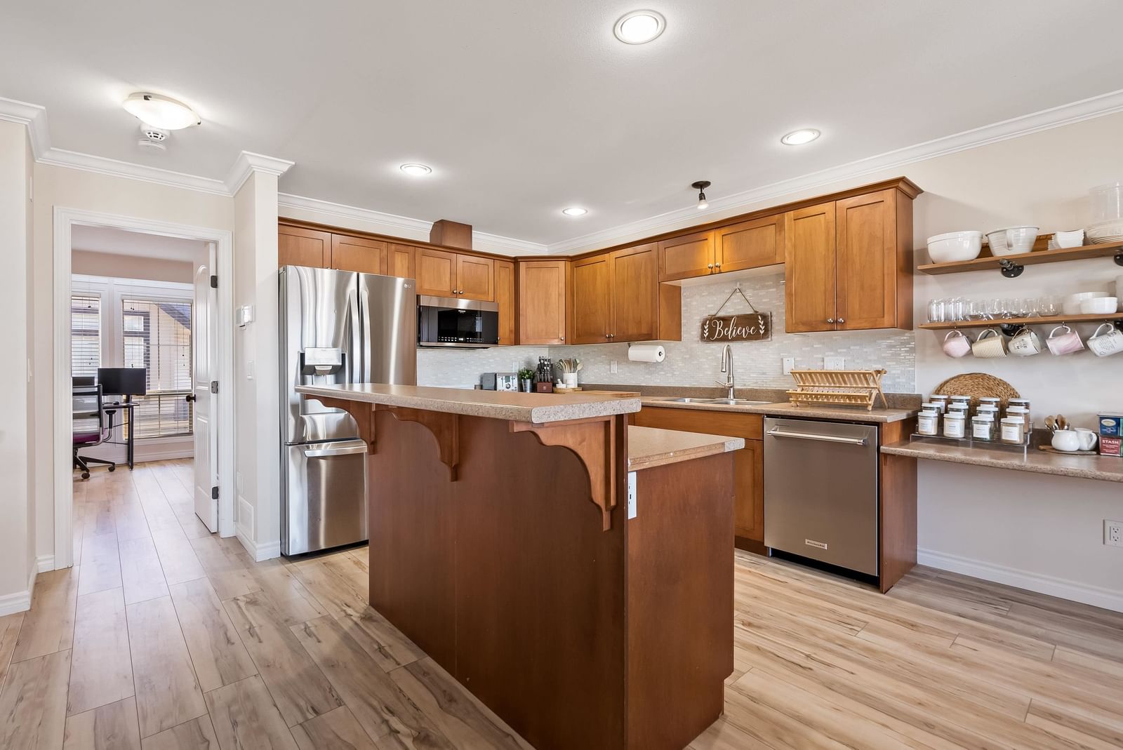 Listing Image 10