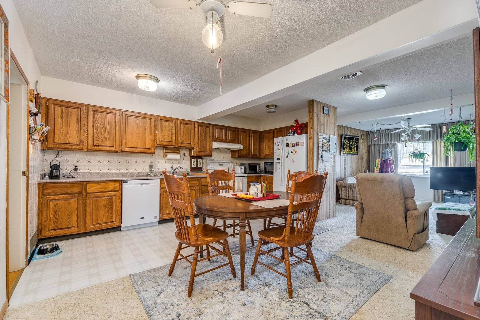 Listing Image 17