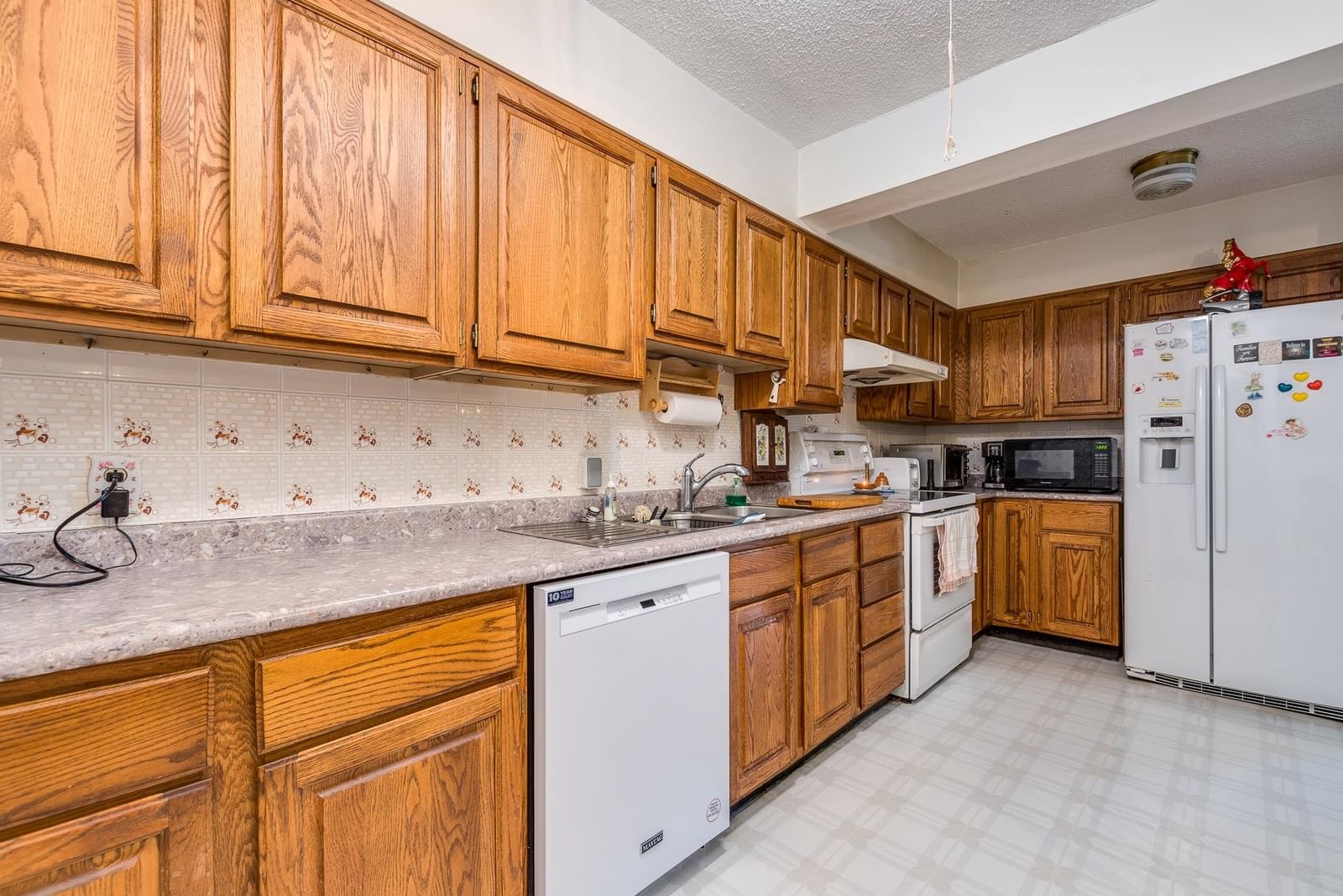Listing Image 19