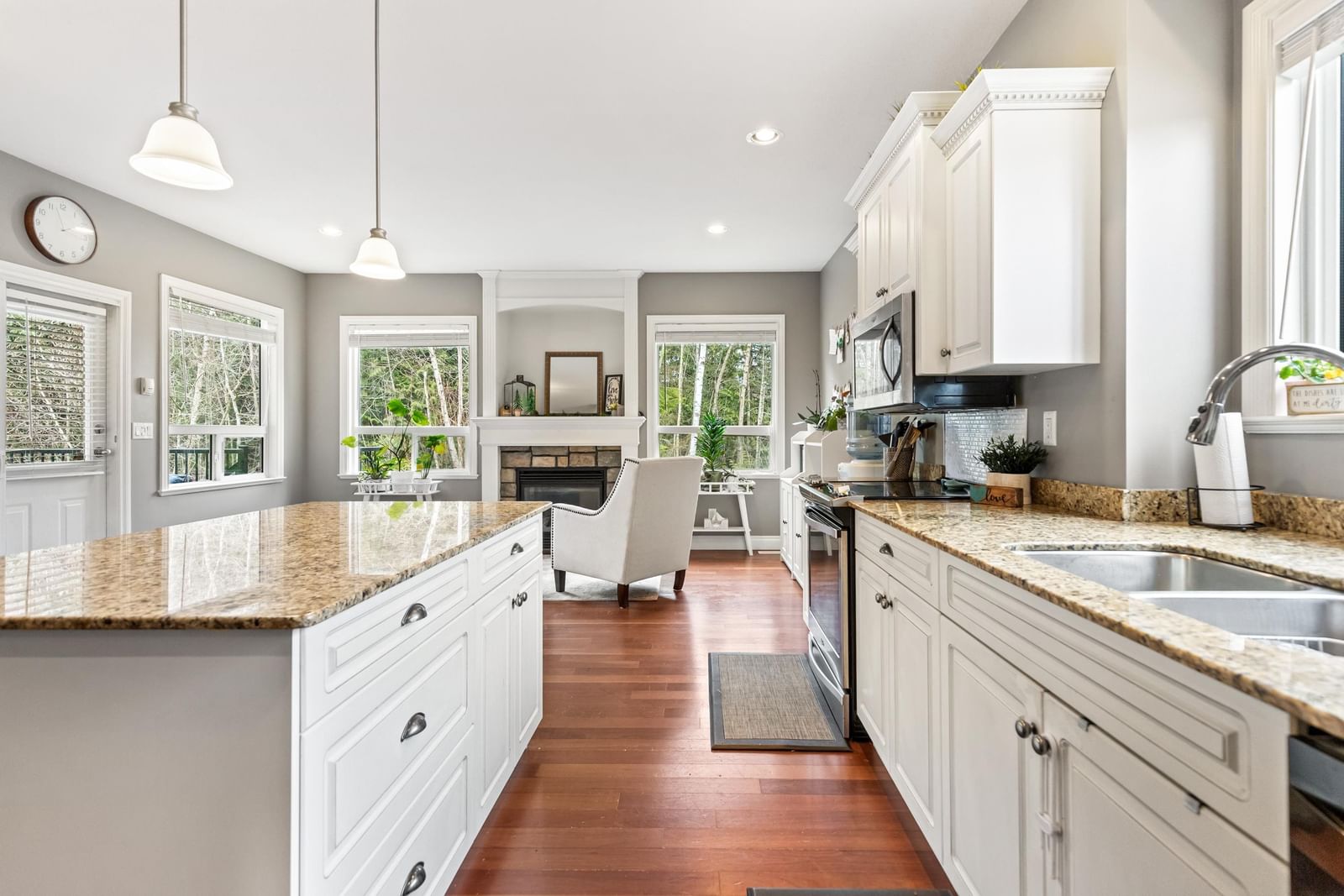 Listing Image 10