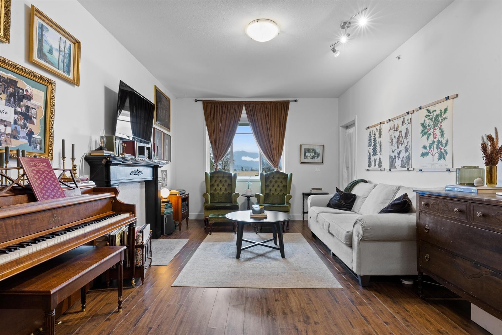 Listing Image 12