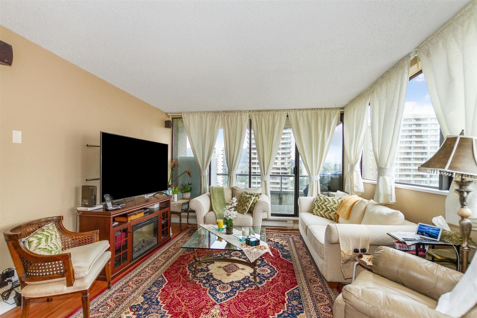 Listing Image 18