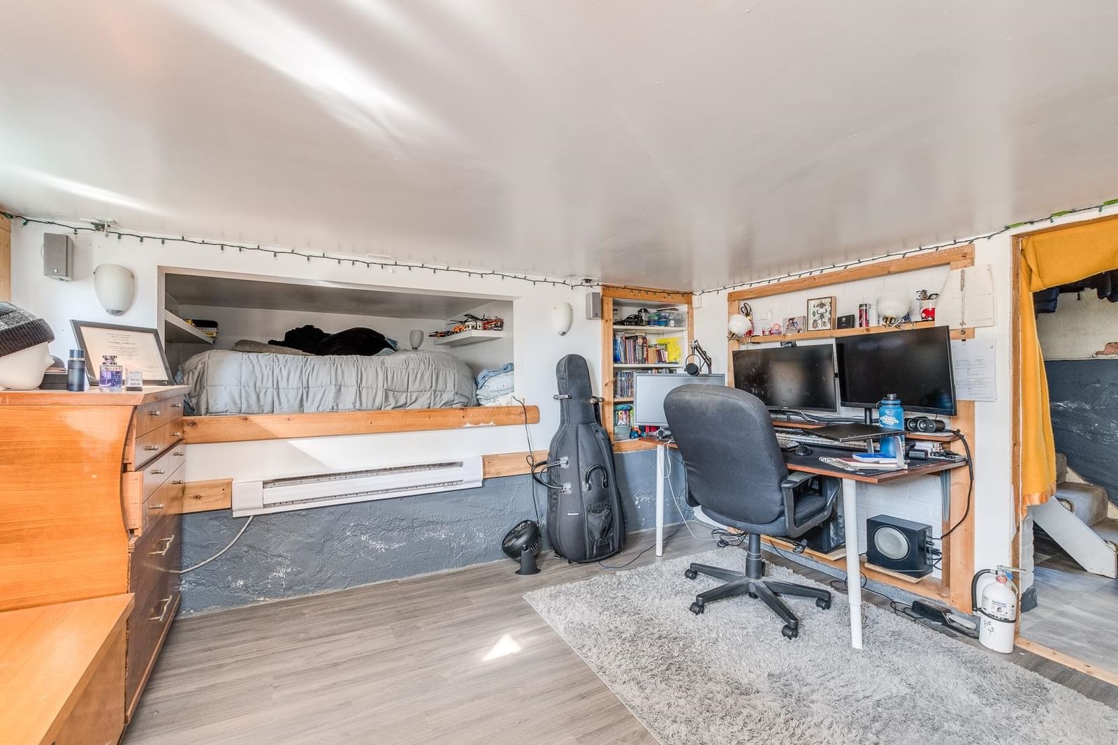 Listing Image 11