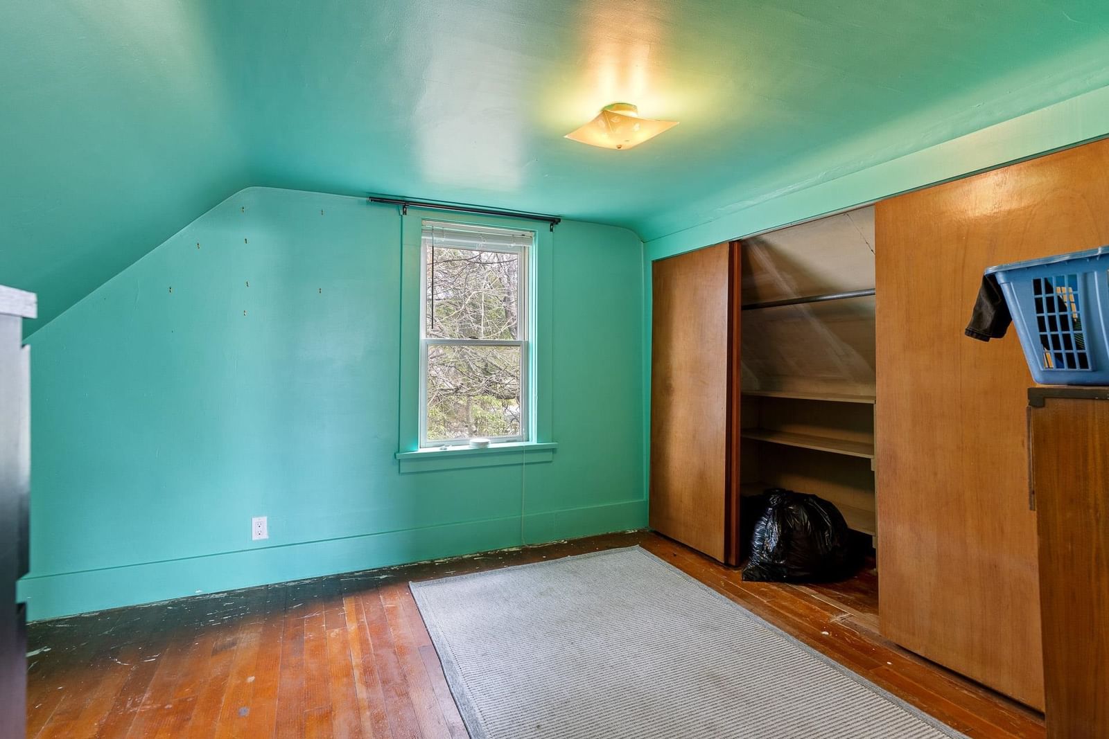 Listing Image 8