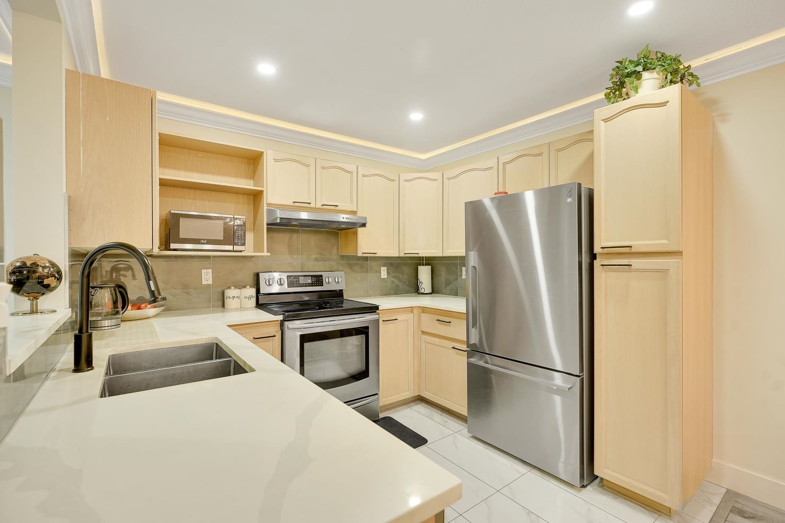 Listing Image 21