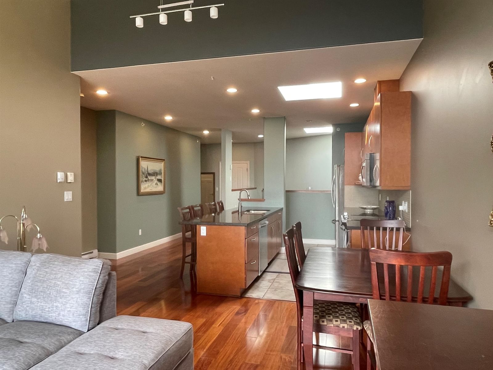 Listing Image 15