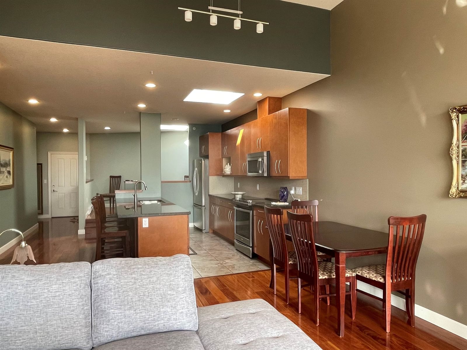 Listing Image 16