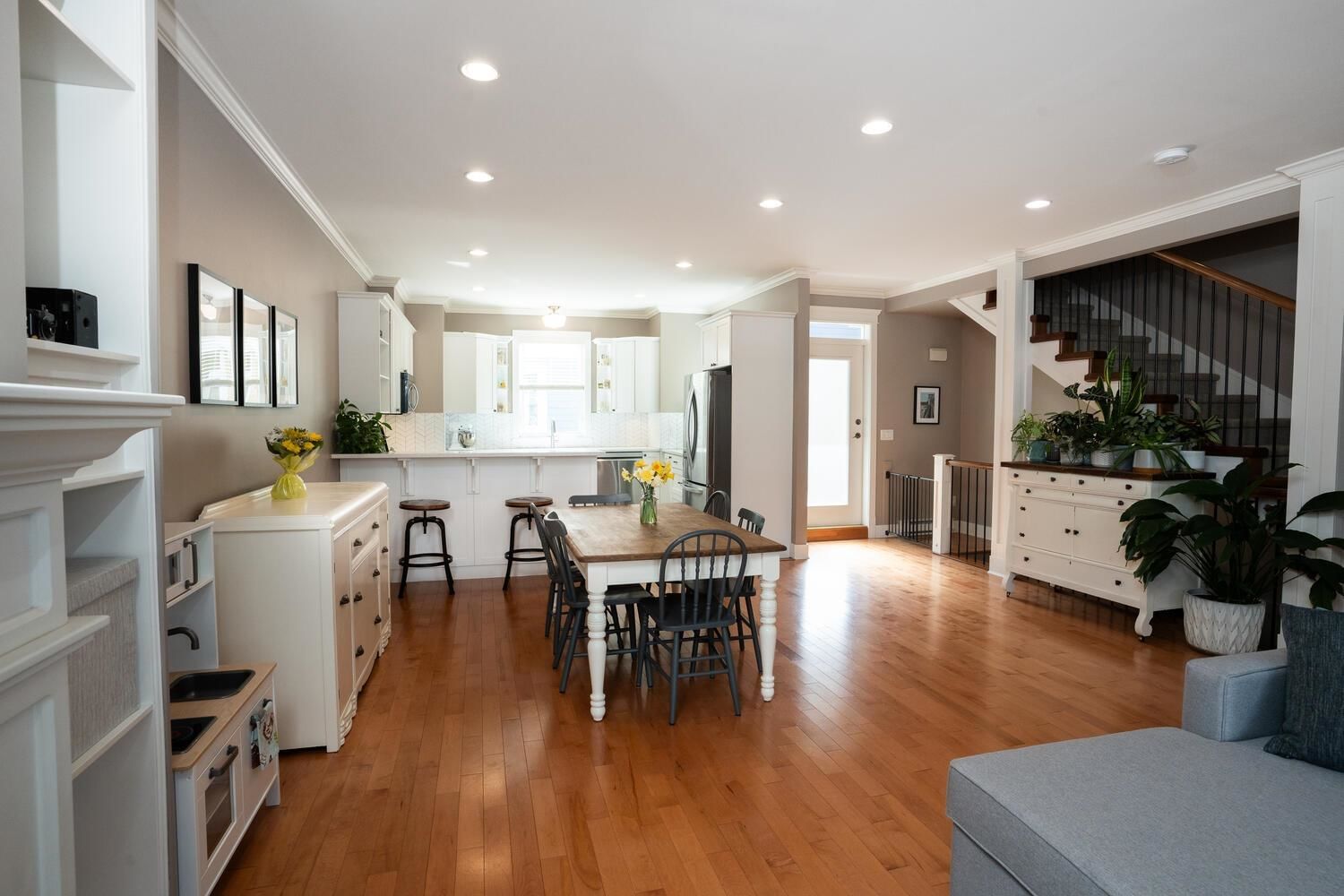 Listing Image 9