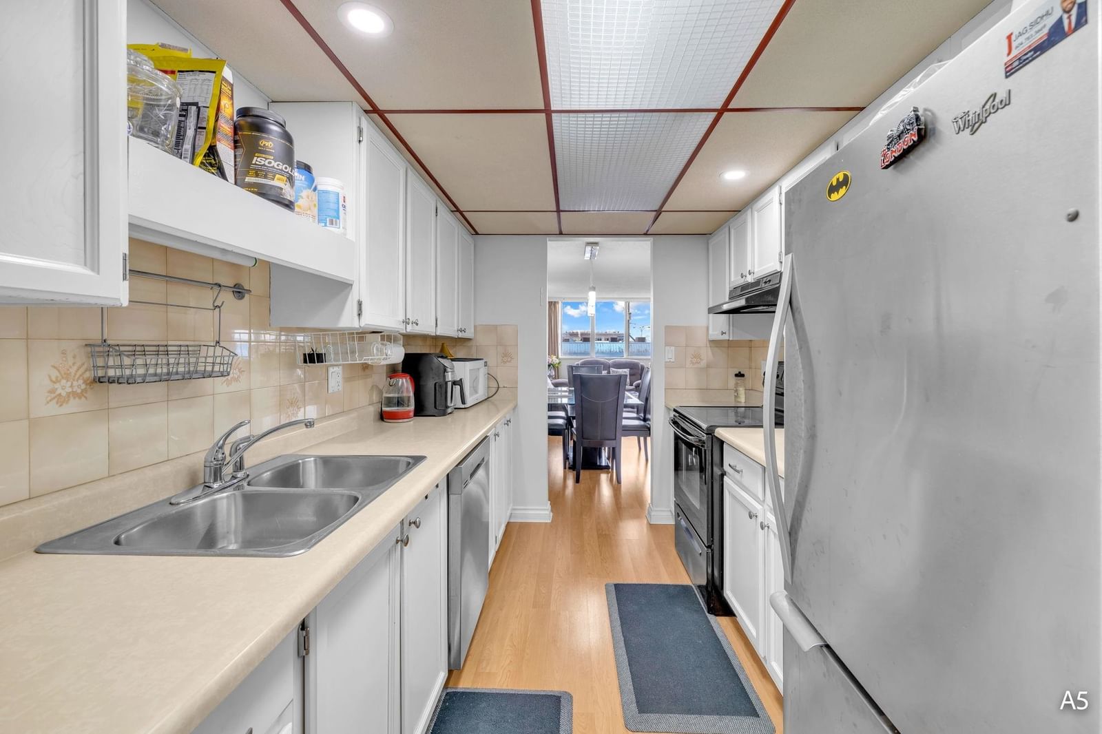 Listing Image 11