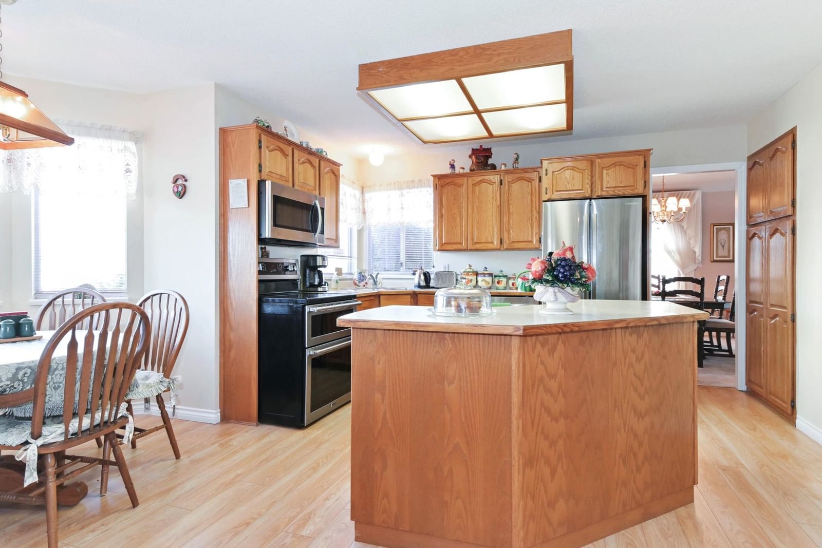 Listing Image 10
