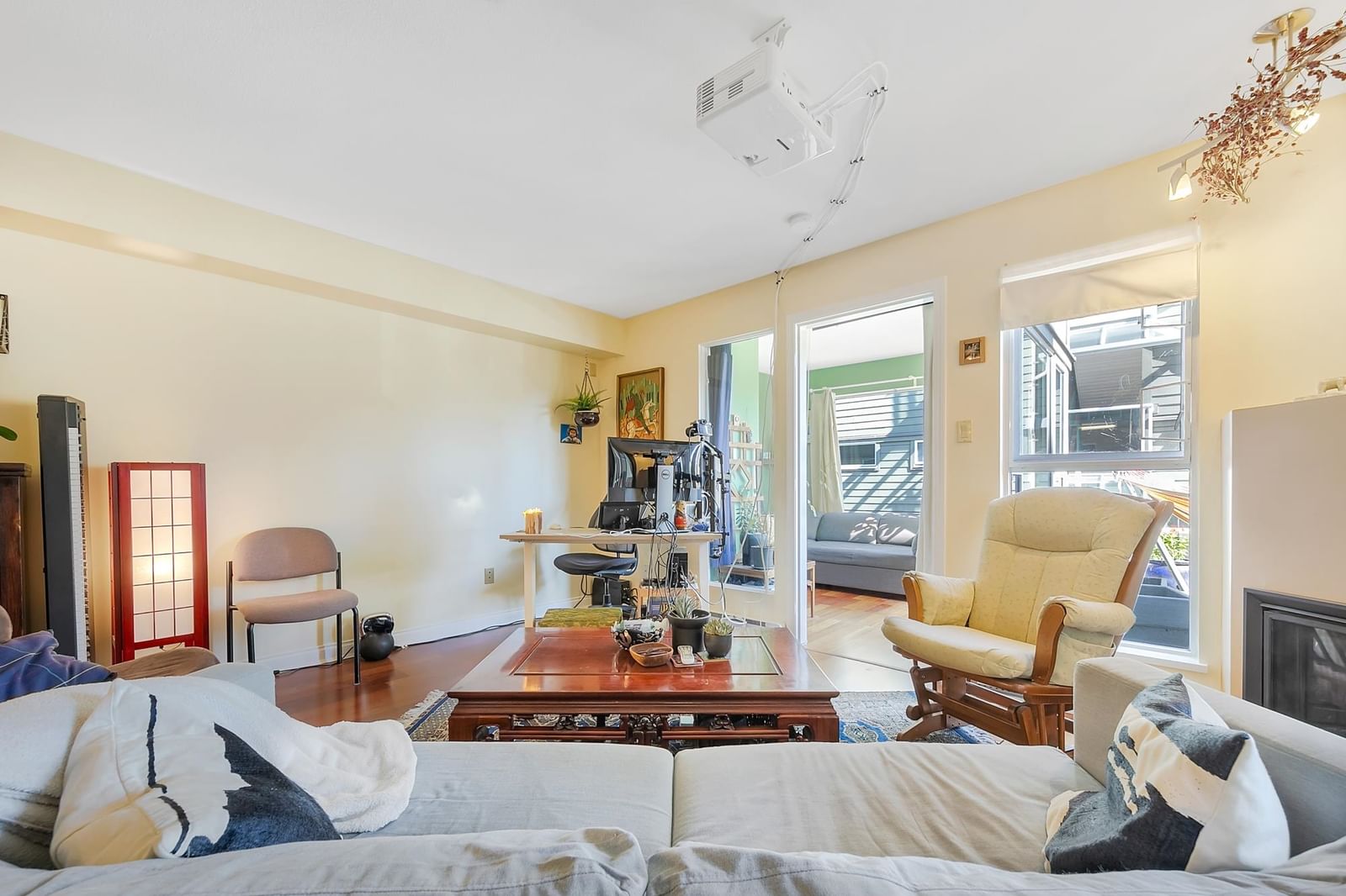Listing Image 8