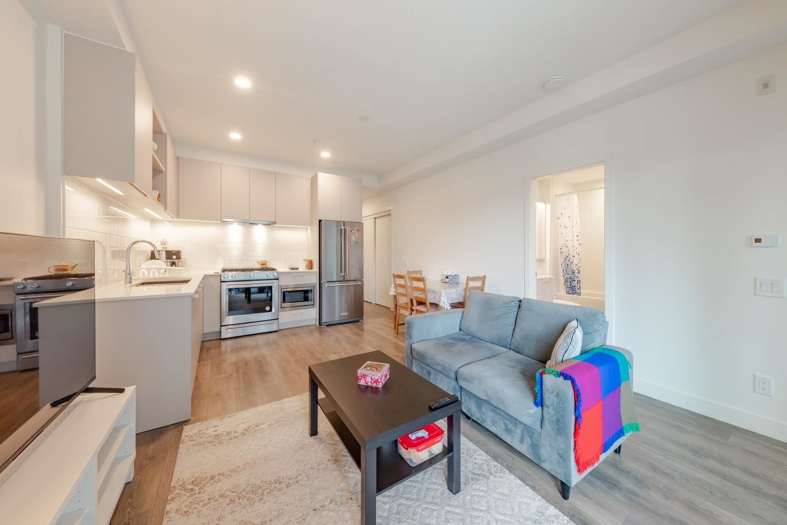 Listing Image 16